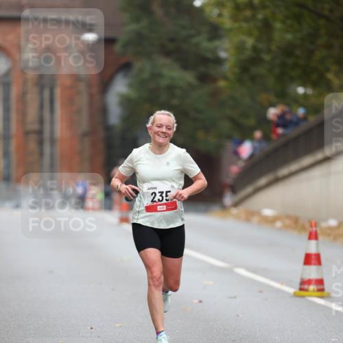 05.10.2025 - 20. swb-Marathon Bremen Michael Strokosch http://msf.ph/oto/9212714 05.10.2025 12:22:53 Laufen 235 meine-sportfotos.de