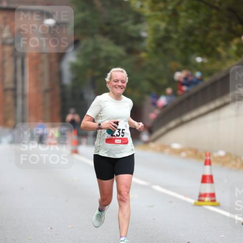 05.10.2025 - 20. swb-Marathon Bremen Michael Strokosch http://msf.ph/oto/9212715 05.10.2025 12:22:54 Laufen 35 meine-sportfotos.de