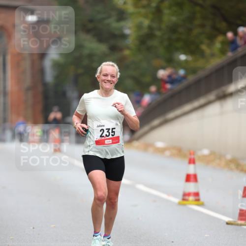 05.10.2025 - 20. swb-Marathon Bremen Michael Strokosch http://msf.ph/oto/9212716 05.10.2025 12:22:54 Laufen 235 meine-sportfotos.de