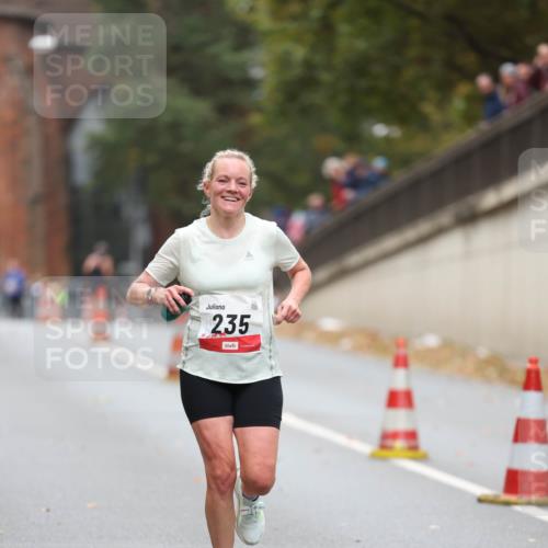 05.10.2025 - 20. swb-Marathon Bremen Michael Strokosch http://msf.ph/oto/9212717 05.10.2025 12:22:54 Laufen 235 meine-sportfotos.de