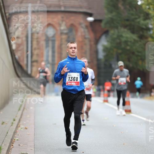 05.10.2025 - 20. swb-Marathon Bremen Michael Strokosch http://msf.ph/oto/9212723 05.10.2025 12:23:26 Laufen 1368 meine-sportfotos.de