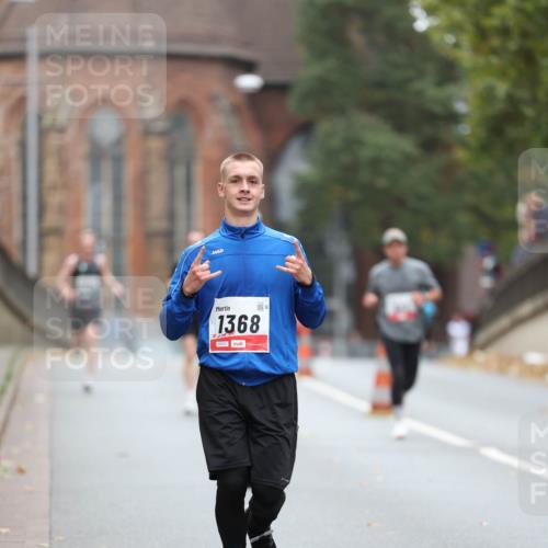 05.10.2025 - 20. swb-Marathon Bremen Michael Strokosch http://msf.ph/oto/9212726 05.10.2025 12:23:27 Laufen 1368 meine-sportfotos.de