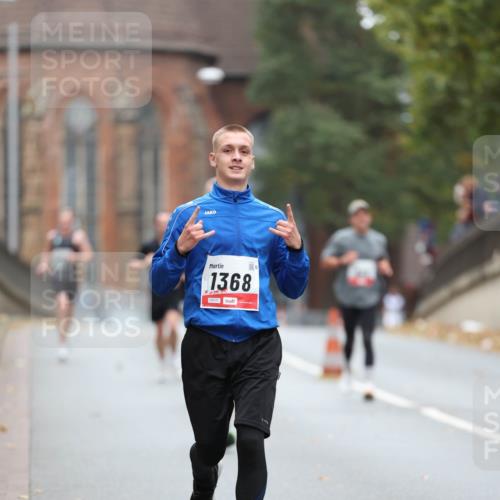 05.10.2025 - 20. swb-Marathon Bremen Michael Strokosch http://msf.ph/oto/9212727 05.10.2025 12:23:27 Laufen 1368 meine-sportfotos.de