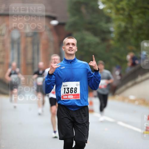05.10.2025 - 20. swb-Marathon Bremen Michael Strokosch http://msf.ph/oto/9212729 05.10.2025 12:23:28 Laufen 1368, 00075 meine-sportfotos.de