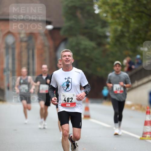 05.10.2025 - 20. swb-Marathon Bremen Michael Strokosch http://msf.ph/oto/9212732 05.10.2025 12:23:30 Laufen 482 meine-sportfotos.de