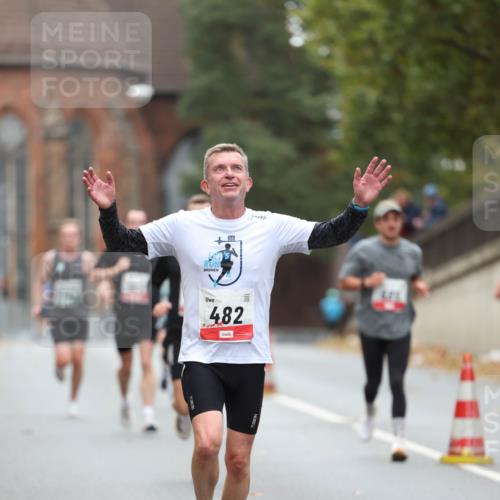 05.10.2025 - 20. swb-Marathon Bremen Michael Strokosch http://msf.ph/oto/9212734 05.10.2025 12:23:30 Laufen 482 meine-sportfotos.de
