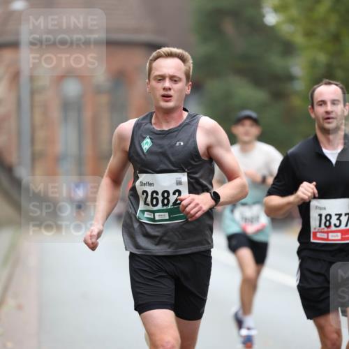 05.10.2025 - 20. swb-Marathon Bremen Michael Strokosch http://msf.ph/oto/9212750 05.10.2025 12:23:36 Laufen 2682, 1837 meine-sportfotos.de
