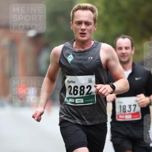 05.10.2025 - 20. swb-Marathon Bremen Michael Strokosch http://msf.ph/oto/9212753 05.10.2025 12:23:36 Laufen 2682, 04447, 1837 meine-sportfotos.de