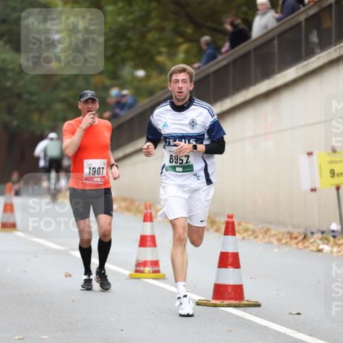 05.10.2025 - 20. swb-Marathon Bremen Michael Strokosch http://msf.ph/oto/9212766 05.10.2025 12:23:53 Laufen 1907, 6957, 9 meine-sportfotos.de