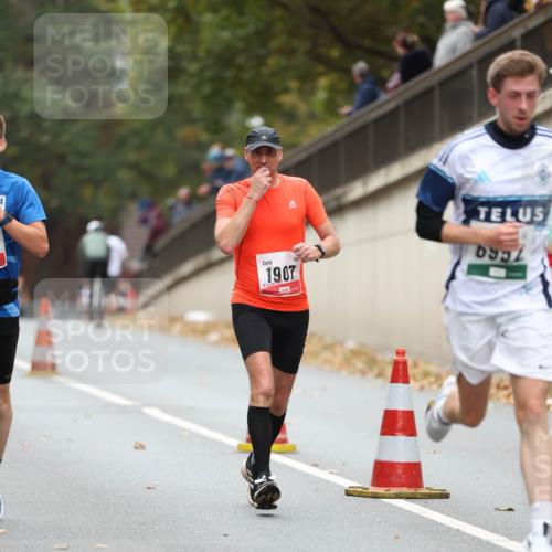 05.10.2025 - 20. swb-Marathon Bremen Michael Strokosch http://msf.ph/oto/9212772 05.10.2025 12:23:54 Laufen 1907, 6952 meine-sportfotos.de