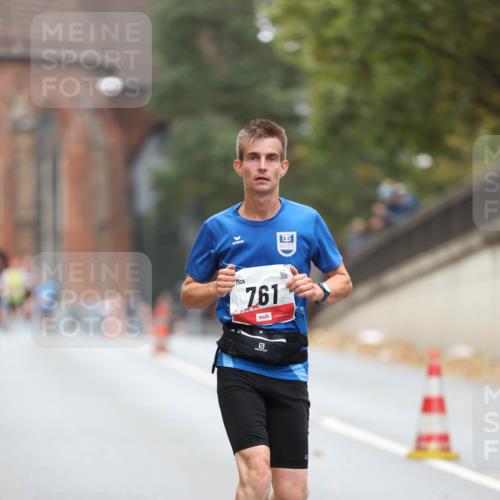 05.10.2025 - 20. swb-Marathon Bremen Michael Strokosch http://msf.ph/oto/9212782 05.10.2025 12:23:55 Laufen 761 meine-sportfotos.de