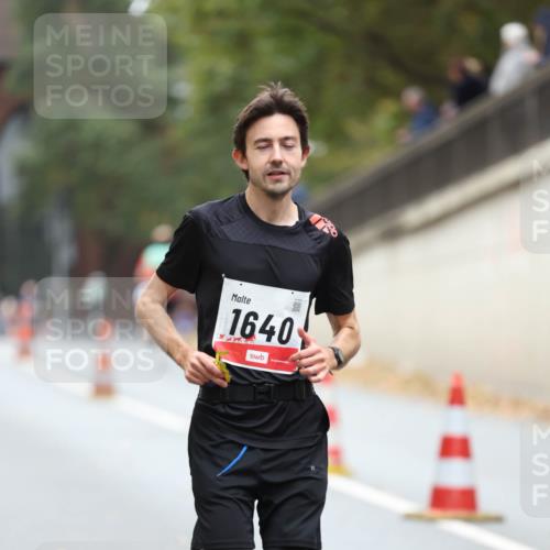 05.10.2025 - 20. swb-Marathon Bremen Michael Strokosch http://msf.ph/oto/9212805 05.10.2025 12:24:03 Laufen 1640, 11 meine-sportfotos.de