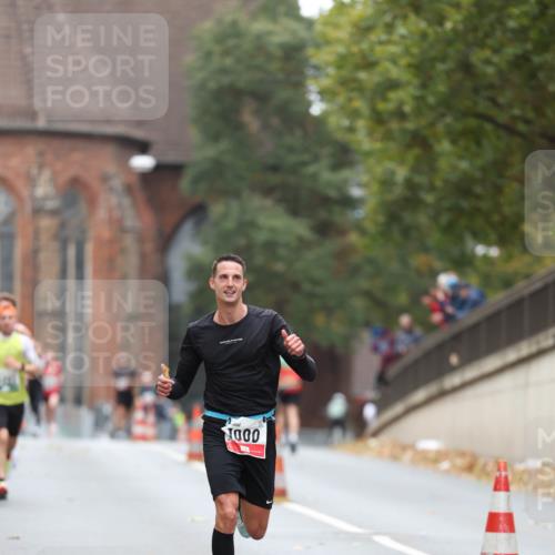 05.10.2025 - 20. swb-Marathon Bremen Michael Strokosch http://msf.ph/oto/9212806 05.10.2025 12:24:07 Laufen 1000 meine-sportfotos.de