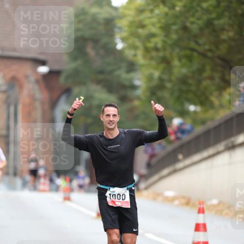 05.10.2025 - 20. swb-Marathon Bremen Michael Strokosch http://msf.ph/oto/9212813 05.10.2025 12:24:08 Laufen 1000 meine-sportfotos.de