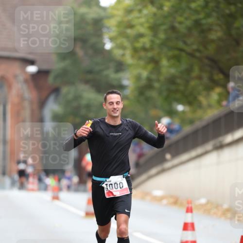 05.10.2025 - 20. swb-Marathon Bremen Michael Strokosch http://msf.ph/oto/9212814 05.10.2025 12:24:08 Laufen 1000 meine-sportfotos.de