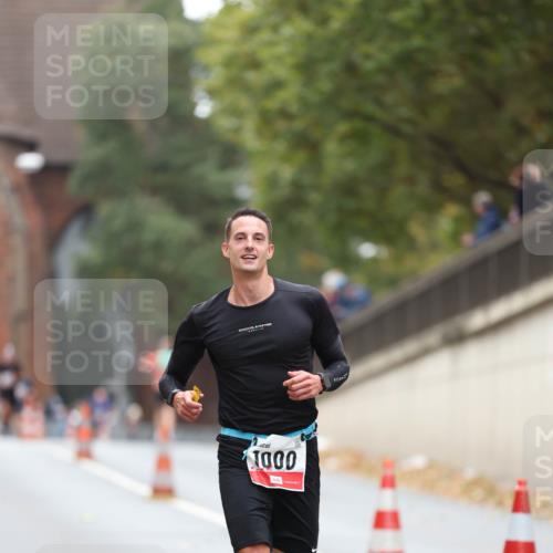 05.10.2025 - 20. swb-Marathon Bremen Michael Strokosch http://msf.ph/oto/9212818 05.10.2025 12:24:08 Laufen 1000 meine-sportfotos.de