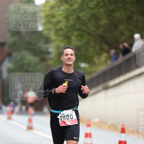 05.10.2025 - 20. swb-Marathon Bremen Michael Strokosch http://msf.ph/oto/9212821 05.10.2025 12:24:09 Laufen 1000 meine-sportfotos.de