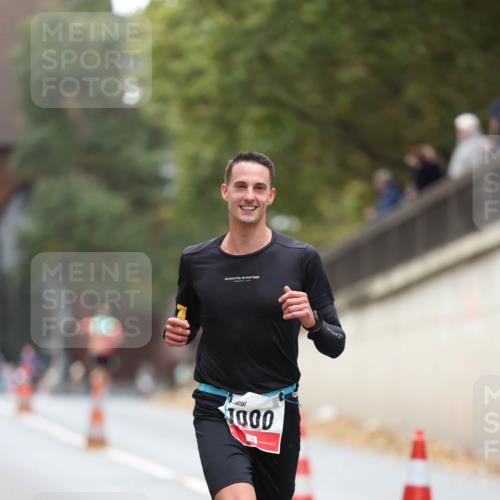 05.10.2025 - 20. swb-Marathon Bremen Michael Strokosch http://msf.ph/oto/9212823 05.10.2025 12:24:09 Laufen 1000 meine-sportfotos.de