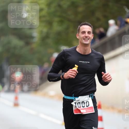 05.10.2025 - 20. swb-Marathon Bremen Michael Strokosch http://msf.ph/oto/9212827 05.10.2025 12:24:09 Laufen 11, 1000 meine-sportfotos.de