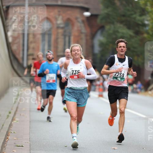 05.10.2025 - 20. swb-Marathon Bremen Michael Strokosch http://msf.ph/oto/9212846 05.10.2025 12:24:17 Laufen 298, 735, 7259 meine-sportfotos.de