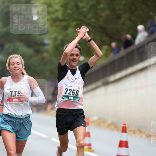 05.10.2025 - 20. swb-Marathon Bremen Michael Strokosch http://msf.ph/oto/9212854 05.10.2025 12:24:19 Laufen 735, 7259 meine-sportfotos.de