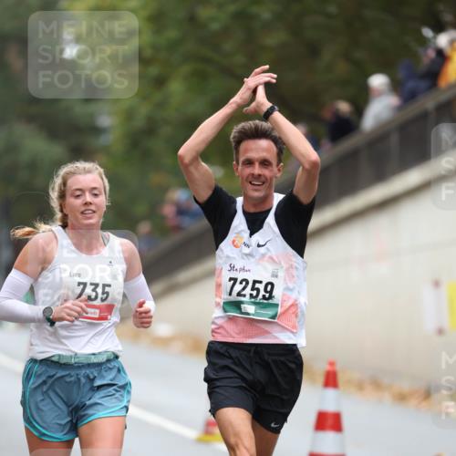 05.10.2025 - 20. swb-Marathon Bremen Michael Strokosch http://msf.ph/oto/9212856 05.10.2025 12:24:19 Laufen 735, 7259 meine-sportfotos.de
