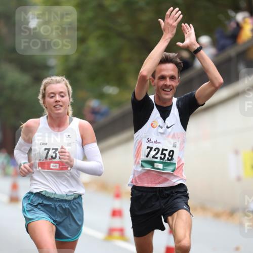 05.10.2025 - 20. swb-Marathon Bremen Michael Strokosch http://msf.ph/oto/9212857 05.10.2025 12:24:19 Laufen 73, 7259 meine-sportfotos.de