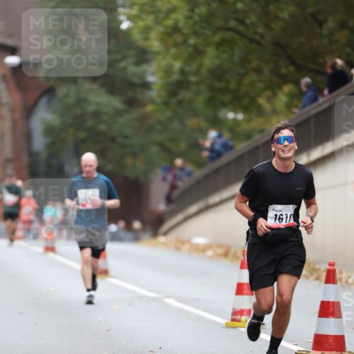 05.10.2025 - 20. swb-Marathon Bremen Michael Strokosch http://msf.ph/oto/9212902 05.10.2025 12:24:28 Laufen 161 meine-sportfotos.de