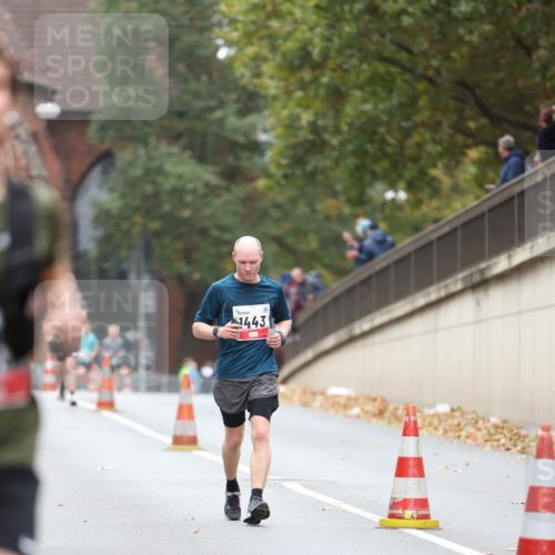 05.10.2025 - 20. swb-Marathon Bremen Michael Strokosch http://msf.ph/oto/9212908 05.10.2025 12:24:30 Laufen 443 meine-sportfotos.de