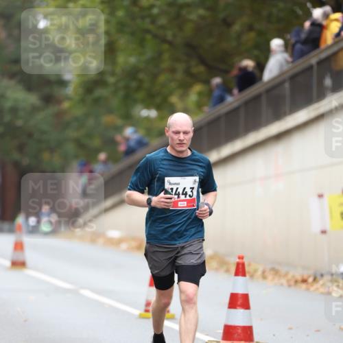 05.10.2025 - 20. swb-Marathon Bremen Michael Strokosch http://msf.ph/oto/9212915 05.10.2025 12:24:33 Laufen 443 meine-sportfotos.de