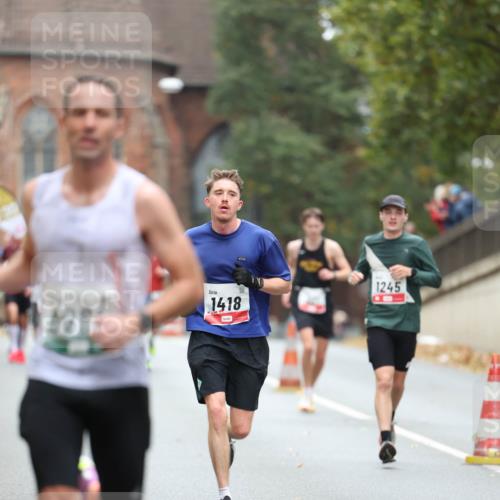 05.10.2025 - 20. swb-Marathon Bremen Michael Strokosch http://msf.ph/oto/9212937 05.10.2025 12:24:39 Laufen 1418, 1245 meine-sportfotos.de