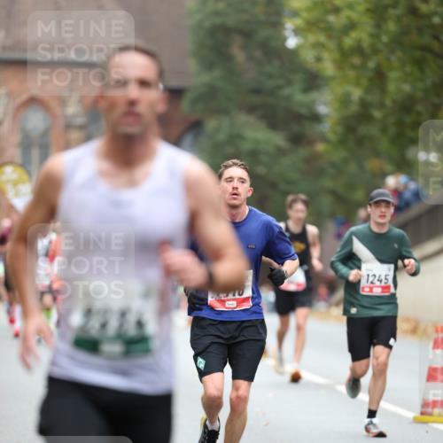 05.10.2025 - 20. swb-Marathon Bremen Michael Strokosch http://msf.ph/oto/9212941 05.10.2025 12:24:40 Laufen 1245 meine-sportfotos.de