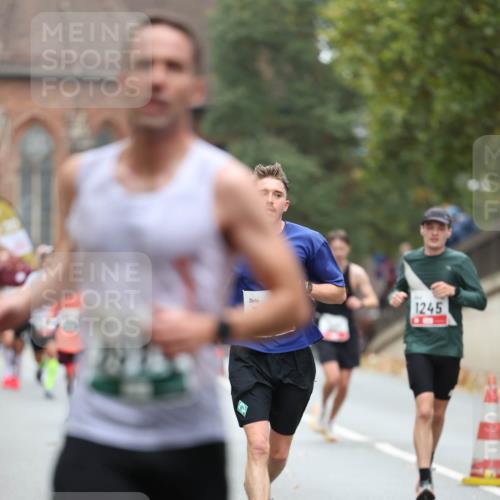 05.10.2025 - 20. swb-Marathon Bremen Michael Strokosch http://msf.ph/oto/9212942 05.10.2025 12:24:40 Laufen 1245 meine-sportfotos.de