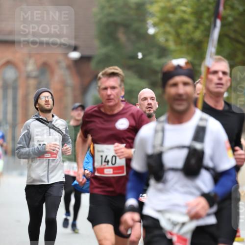 05.10.2025 - 20. swb-Marathon Bremen Michael Strokosch http://msf.ph/oto/9212991 05.10.2025 12:24:50 Laufen 140 meine-sportfotos.de