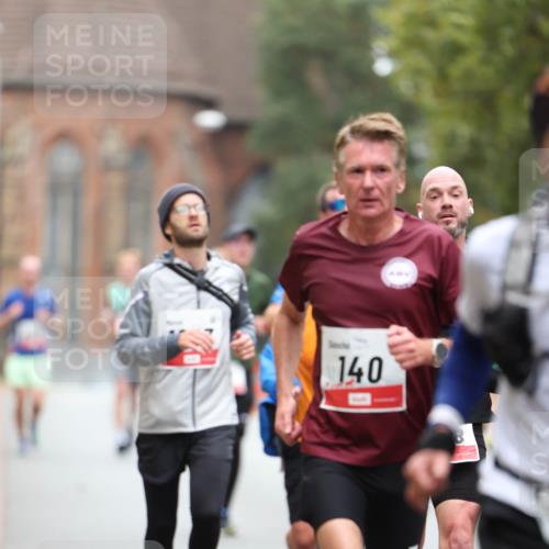 05.10.2025 - 20. swb-Marathon Bremen Michael Strokosch http://msf.ph/oto/9212994 05.10.2025 12:24:51 Laufen 140 meine-sportfotos.de