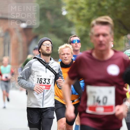 05.10.2025 - 20. swb-Marathon Bremen Michael Strokosch http://msf.ph/oto/9212999 05.10.2025 12:24:51 Laufen 1633, 140 meine-sportfotos.de