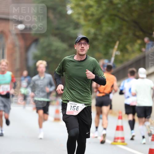 05.10.2025 - 20. swb-Marathon Bremen Michael Strokosch http://msf.ph/oto/9213007 05.10.2025 12:24:54 Laufen 156 meine-sportfotos.de