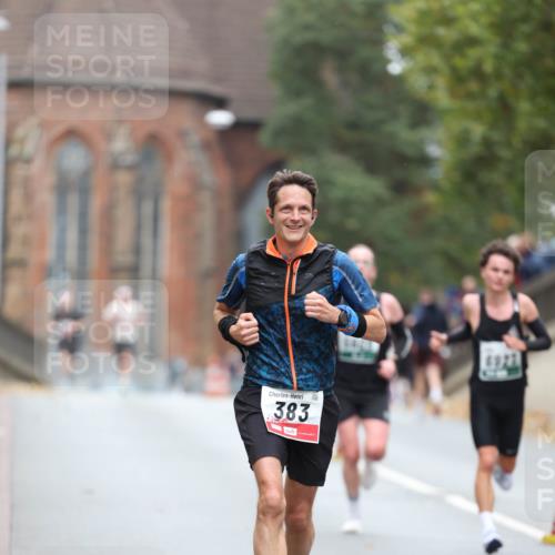 05.10.2025 - 20. swb-Marathon Bremen Michael Strokosch http://msf.ph/oto/9213073 05.10.2025 12:25:16 Laufen 383, 6927 meine-sportfotos.de