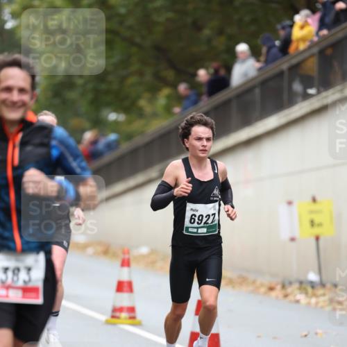 05.10.2025 - 20. swb-Marathon Bremen Michael Strokosch http://msf.ph/oto/9213081 05.10.2025 12:25:17 Laufen 383, 6927 meine-sportfotos.de