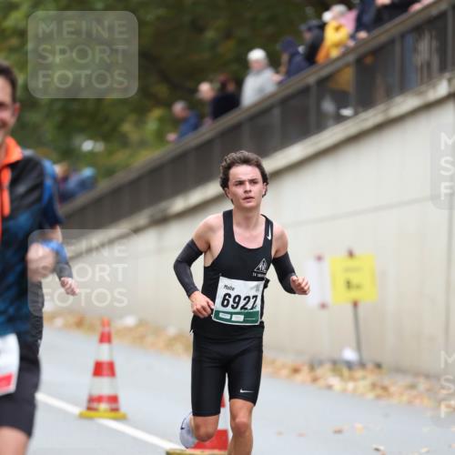 05.10.2025 - 20. swb-Marathon Bremen Michael Strokosch http://msf.ph/oto/9213083 05.10.2025 12:25:18 Laufen 6927 meine-sportfotos.de