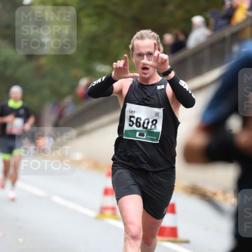 05.10.2025 - 20. swb-Marathon Bremen Michael Strokosch http://msf.ph/oto/9213088 05.10.2025 12:25:19 Laufen 5608 meine-sportfotos.de