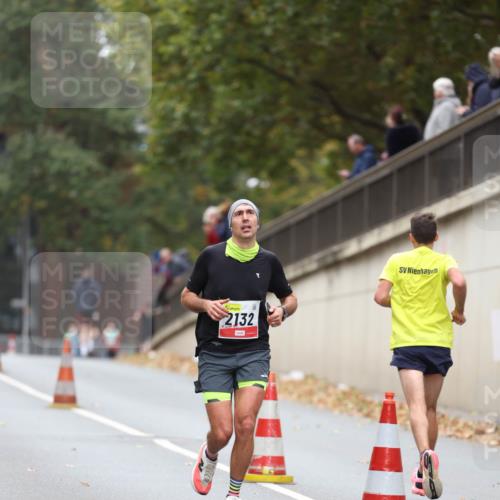 05.10.2025 - 20. swb-Marathon Bremen Michael Strokosch http://msf.ph/oto/9213098 05.10.2025 12:25:22 Laufen 2132 meine-sportfotos.de
