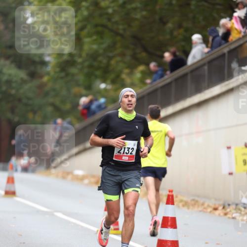 05.10.2025 - 20. swb-Marathon Bremen Michael Strokosch http://msf.ph/oto/9213104 05.10.2025 12:25:23 Laufen 2132 meine-sportfotos.de