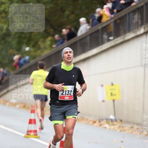 05.10.2025 - 20. swb-Marathon Bremen Michael Strokosch http://msf.ph/oto/9213110 05.10.2025 12:25:23 Laufen 2132 meine-sportfotos.de