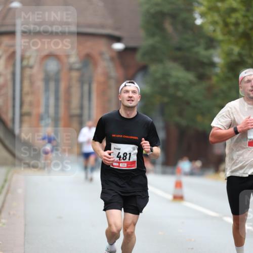 05.10.2025 - 20. swb-Marathon Bremen Michael Strokosch http://msf.ph/oto/9213125 05.10.2025 12:25:33 Laufen 481 meine-sportfotos.de