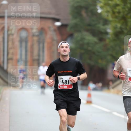 05.10.2025 - 20. swb-Marathon Bremen Michael Strokosch http://msf.ph/oto/9213128 05.10.2025 12:25:33 Laufen 481, 01367 meine-sportfotos.de