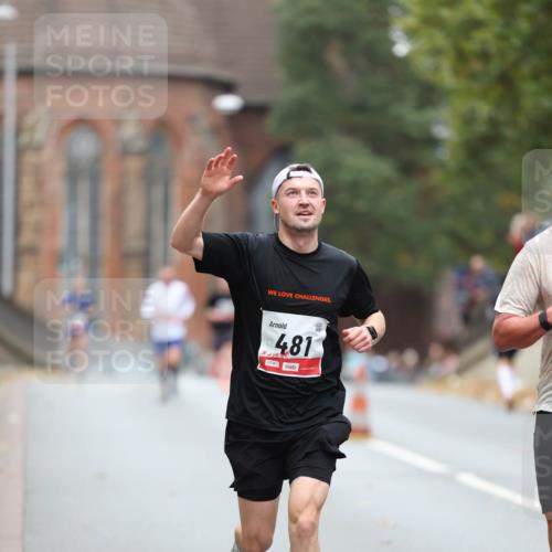 05.10.2025 - 20. swb-Marathon Bremen Michael Strokosch http://msf.ph/oto/9213130 05.10.2025 12:25:34 Laufen 481 meine-sportfotos.de