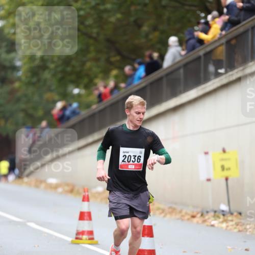 05.10.2025 - 20. swb-Marathon Bremen Michael Strokosch http://msf.ph/oto/9213147 05.10.2025 12:25:48 Laufen 554, 2036, 9 meine-sportfotos.de