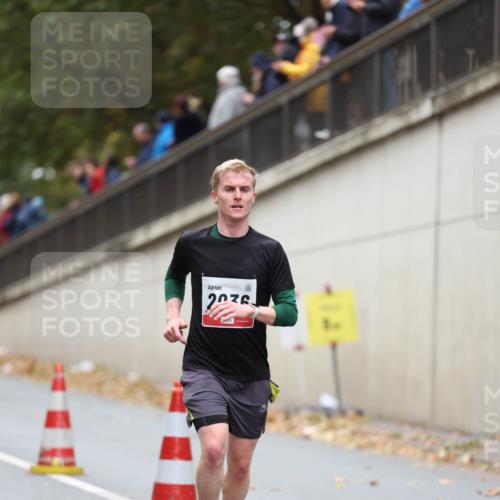 05.10.2025 - 20. swb-Marathon Bremen Michael Strokosch http://msf.ph/oto/9213153 05.10.2025 12:25:49 Laufen  meine-sportfotos.de