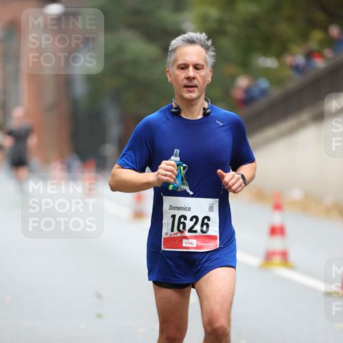 05.10.2025 - 20. swb-Marathon Bremen Michael Strokosch http://msf.ph/oto/9213161 05.10.2025 12:25:50 Laufen 1626 meine-sportfotos.de